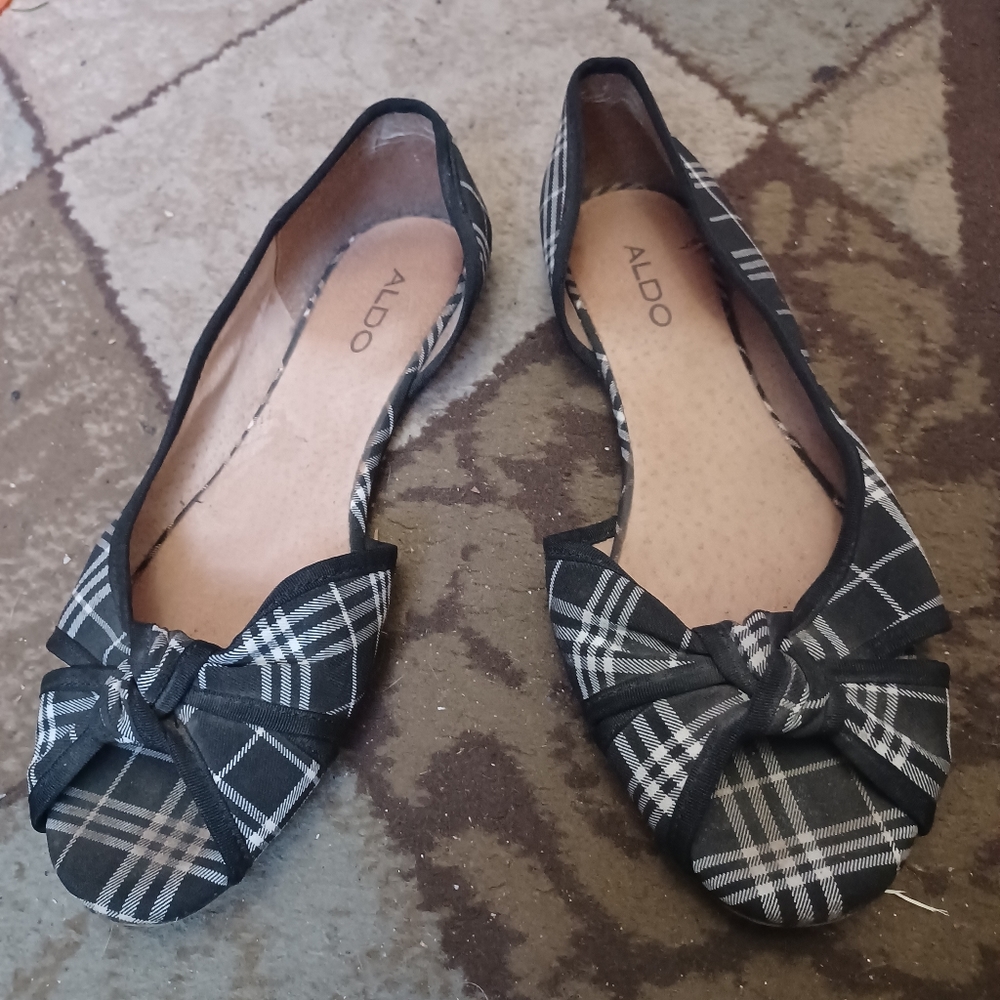 Size 40 Aldo Black Tartan Sandal Flats